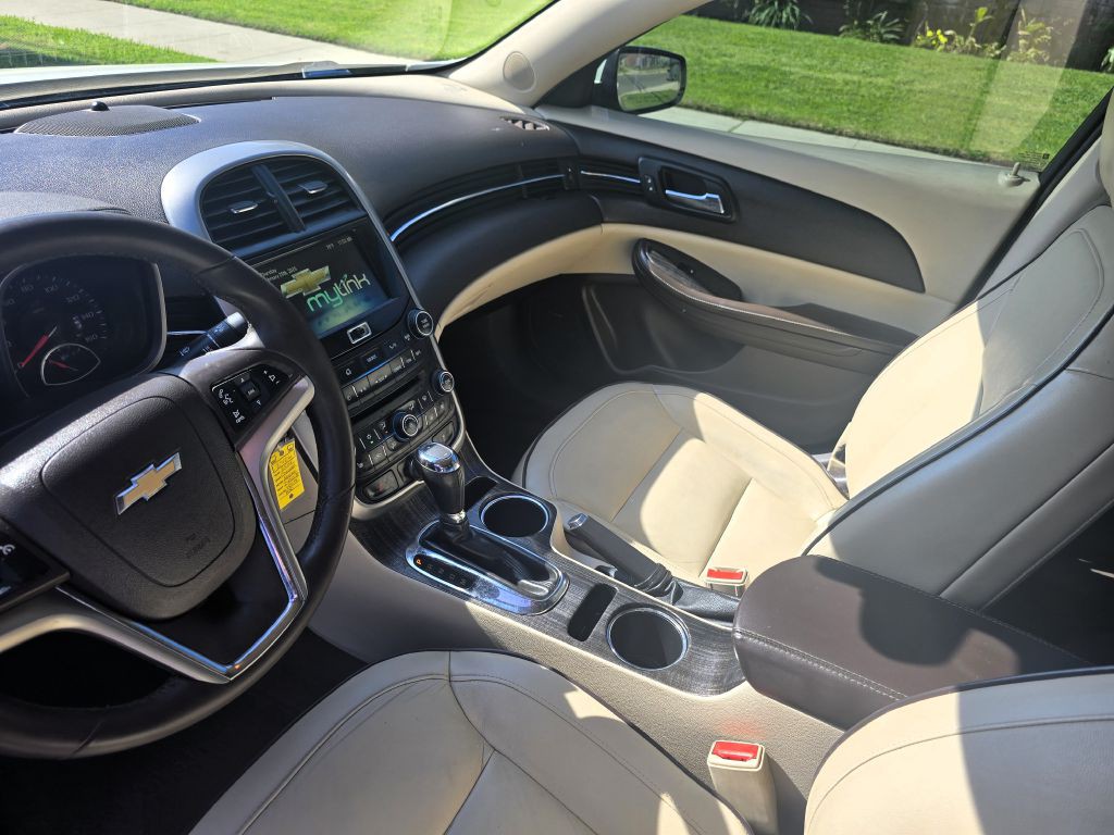 2014 Chevrolet Malibu Image 3