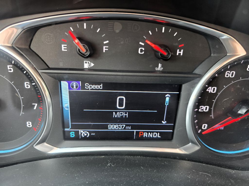2017 Chevrolet Malibu Image 2