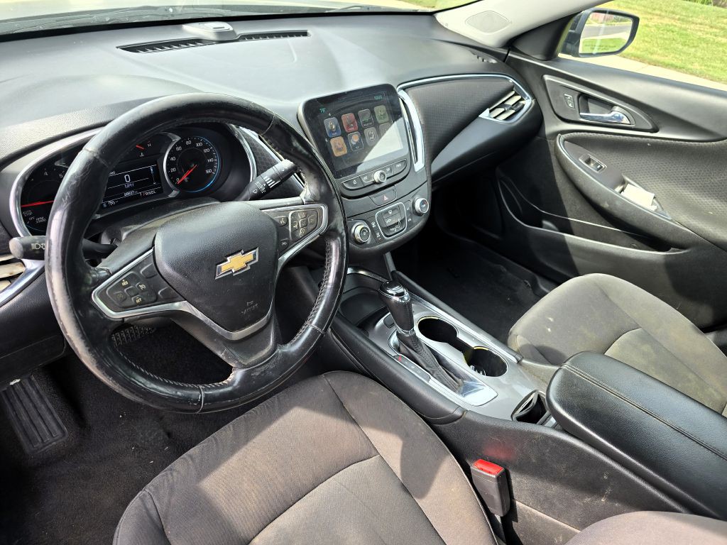 2017 Chevrolet Malibu Image 3