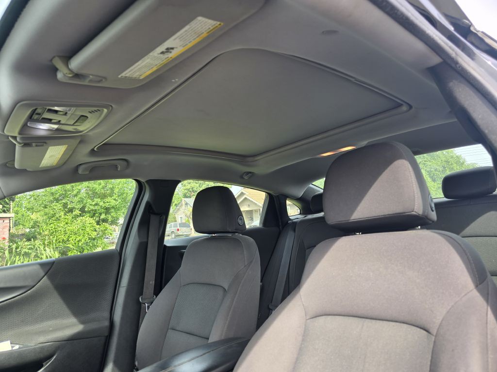 2017 Chevrolet Malibu Image 4