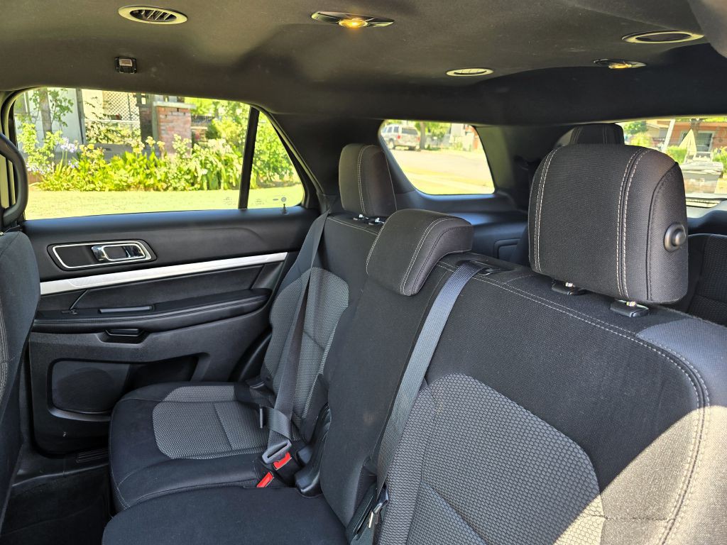 2017 Ford Explorer Image 6