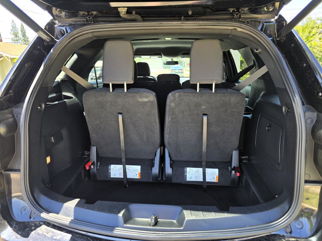 2017 Ford Explorer Image 8