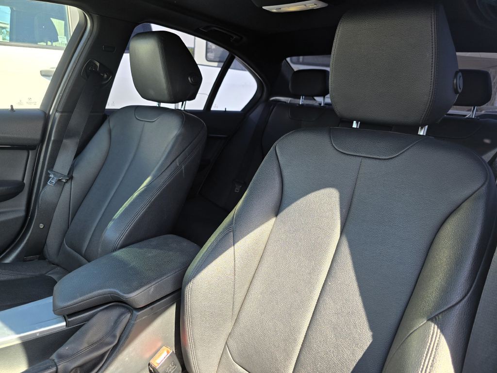2016 BMW 3 Series Image 4