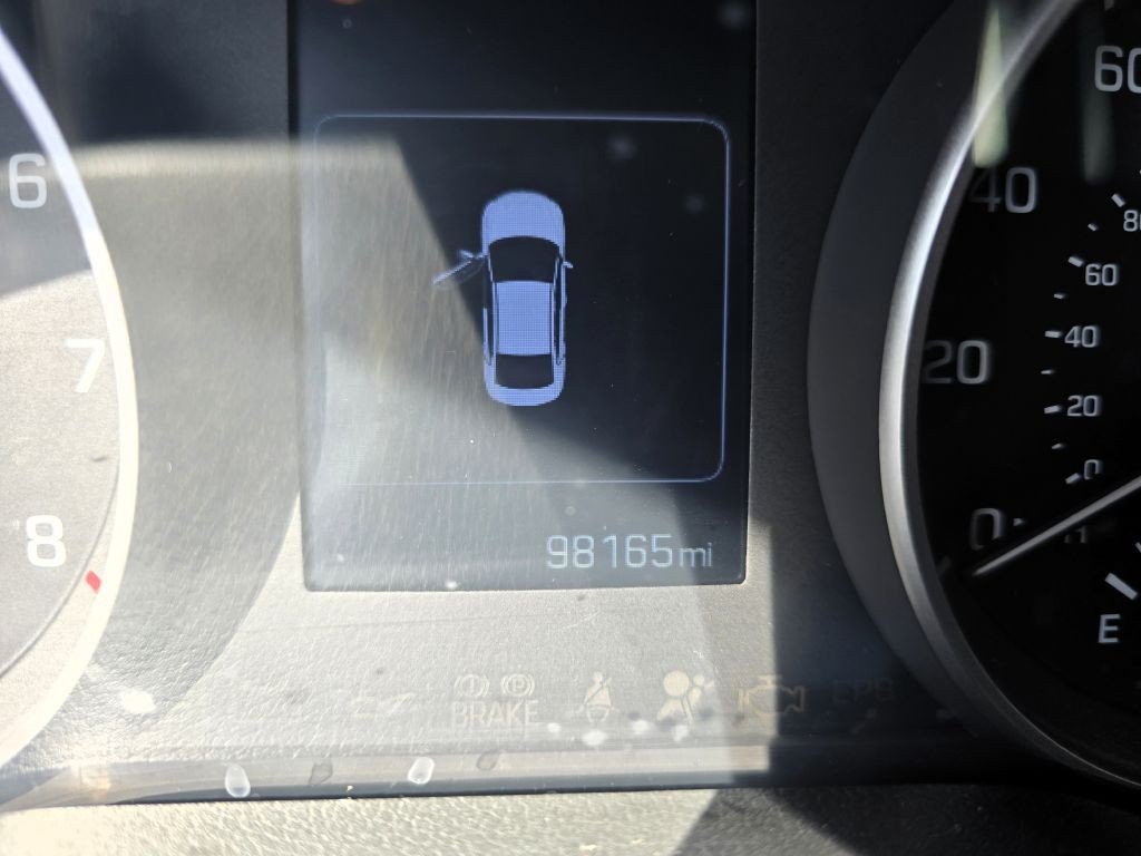 2018 Hyundai Elantra Image 2