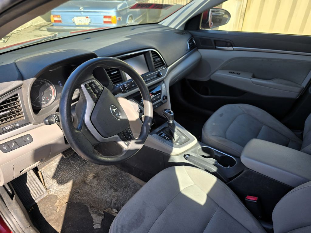 2018 Hyundai Elantra Image 3