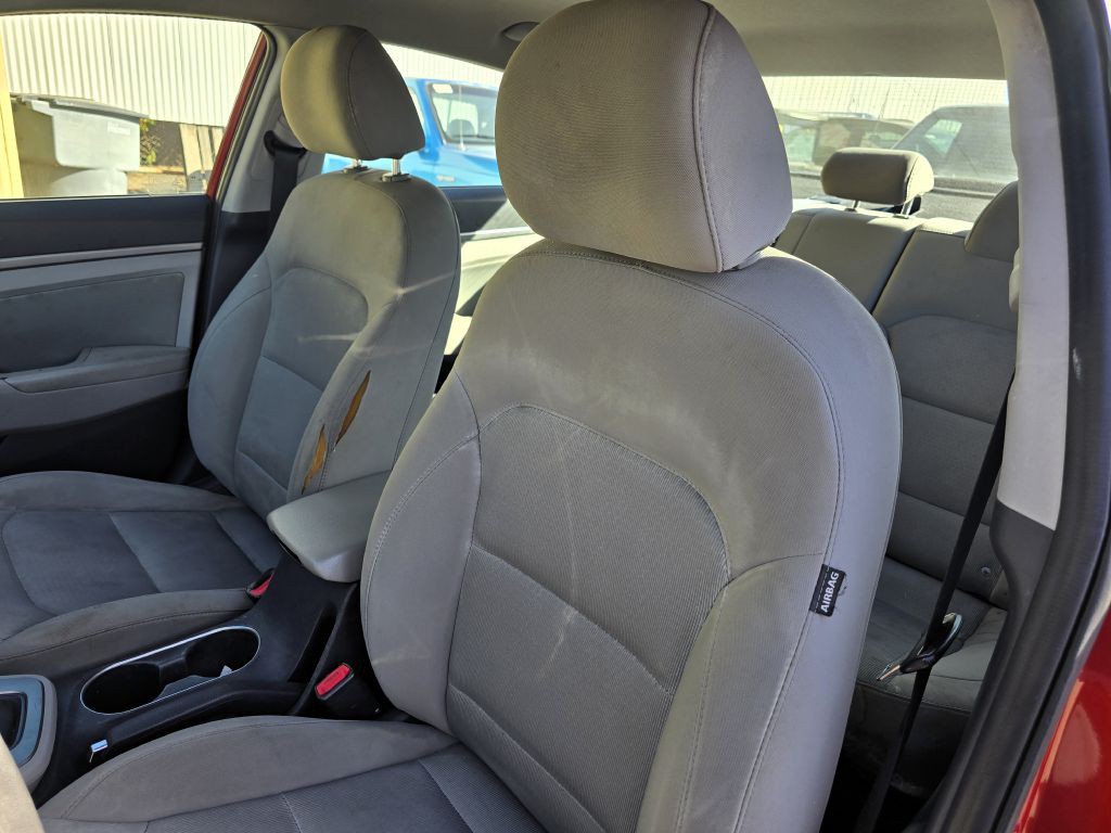 2018 Hyundai Elantra Image 4