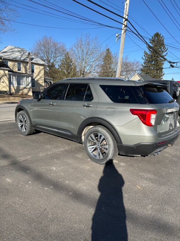 2020 Ford Explorer Image 2
