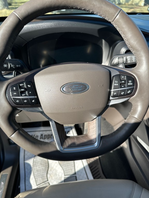 2020 Ford Explorer Image 8