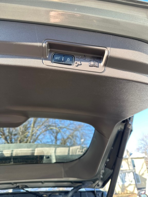 2020 Ford Explorer Image 13
