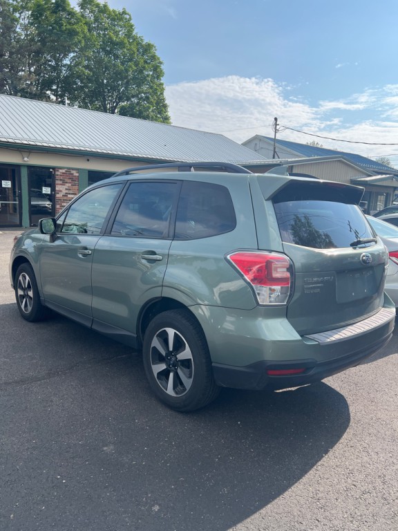 2018 Subaru Forester Image 2