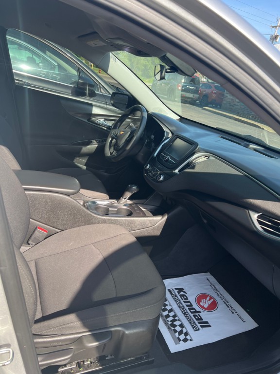 2018 Chevrolet Malibu Image 4