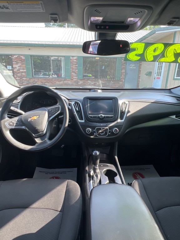 2018 Chevrolet Malibu Image 9