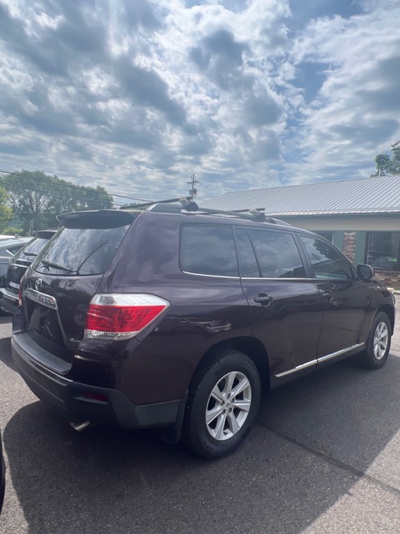 2012 Toyota Highlander Image 2