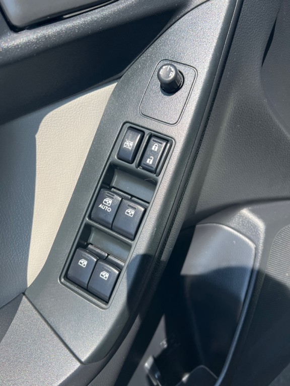 2015 Subaru Forester Image 11