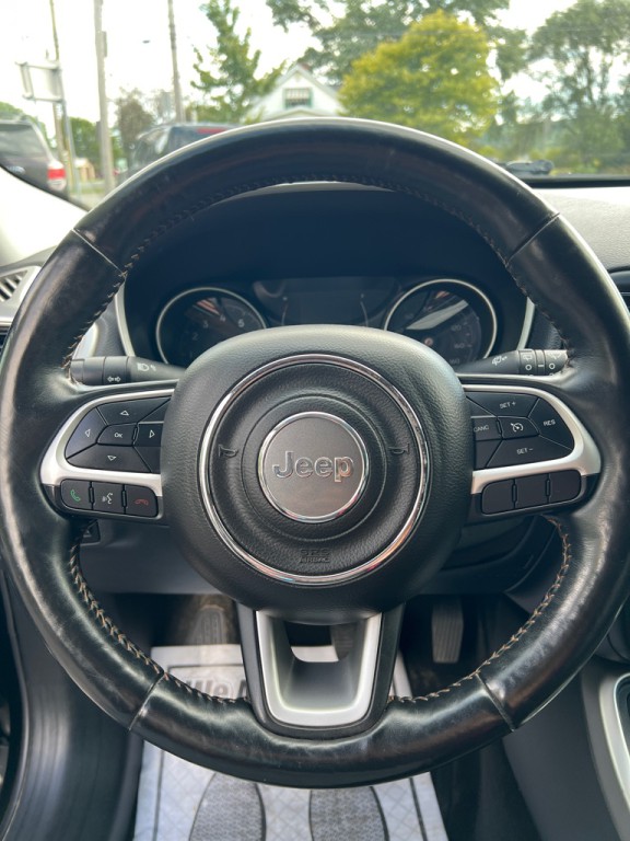 2018 Jeep Compass Image 9