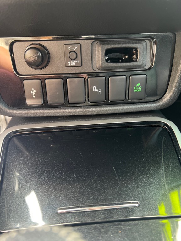 2020 Mitsubishi Outlander Image 9