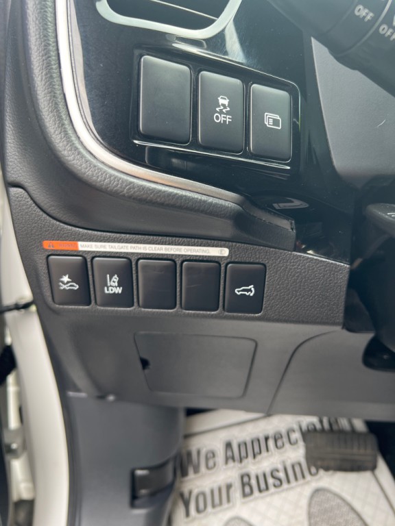 2020 Mitsubishi Outlander Image 11