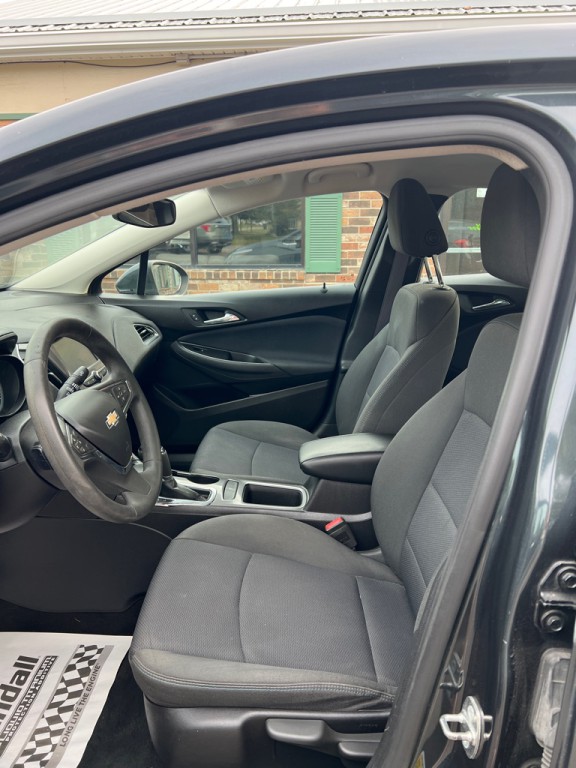 2017 Chevrolet Cruze Image 3