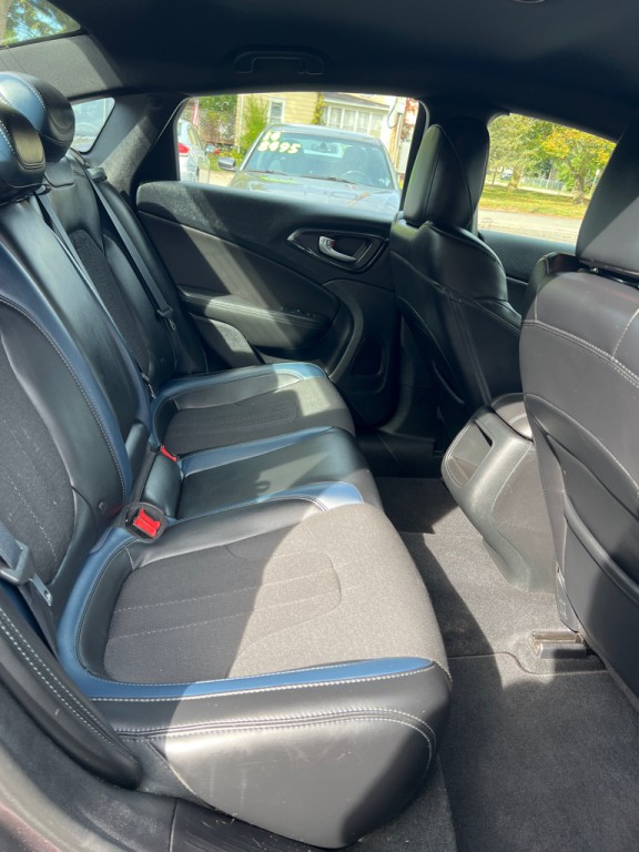 2016 Chrysler 200 Image 5