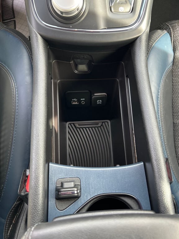 2016 Chrysler 200 Image 10