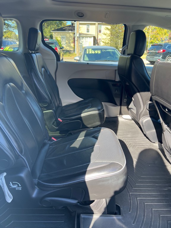 2019 Chrysler Pacifica Image 5