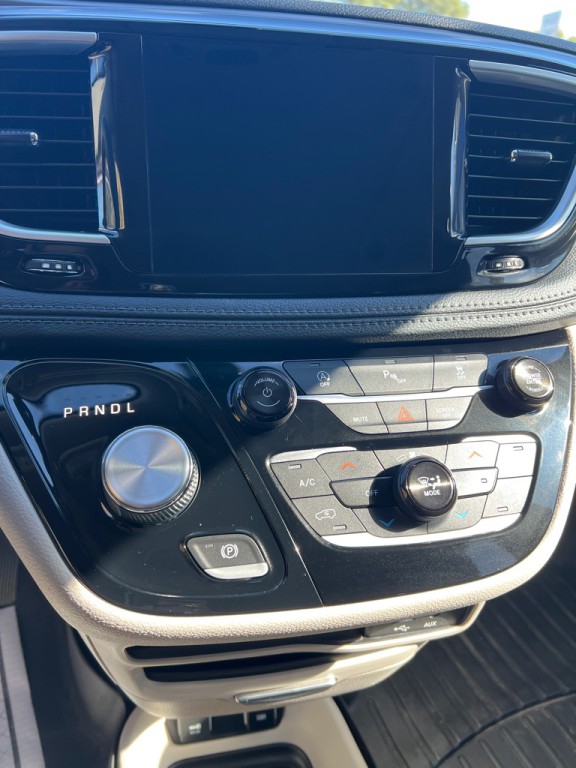 2019 Chrysler Pacifica Image 9