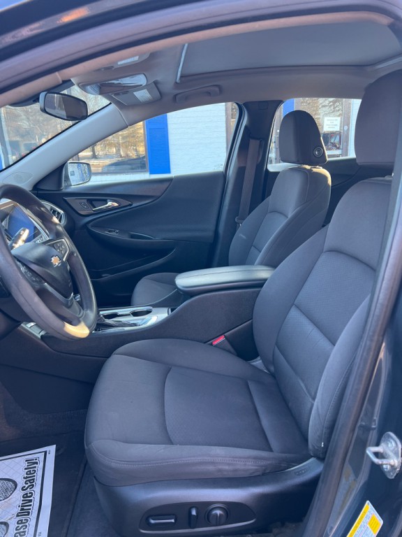 2019 Chevrolet Malibu Image 3