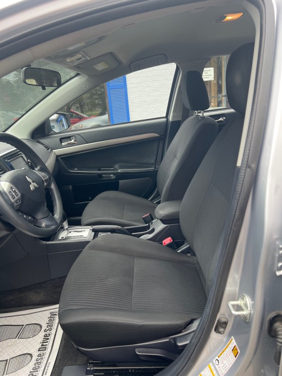 2015 Mitsubishi Lancer Image 3