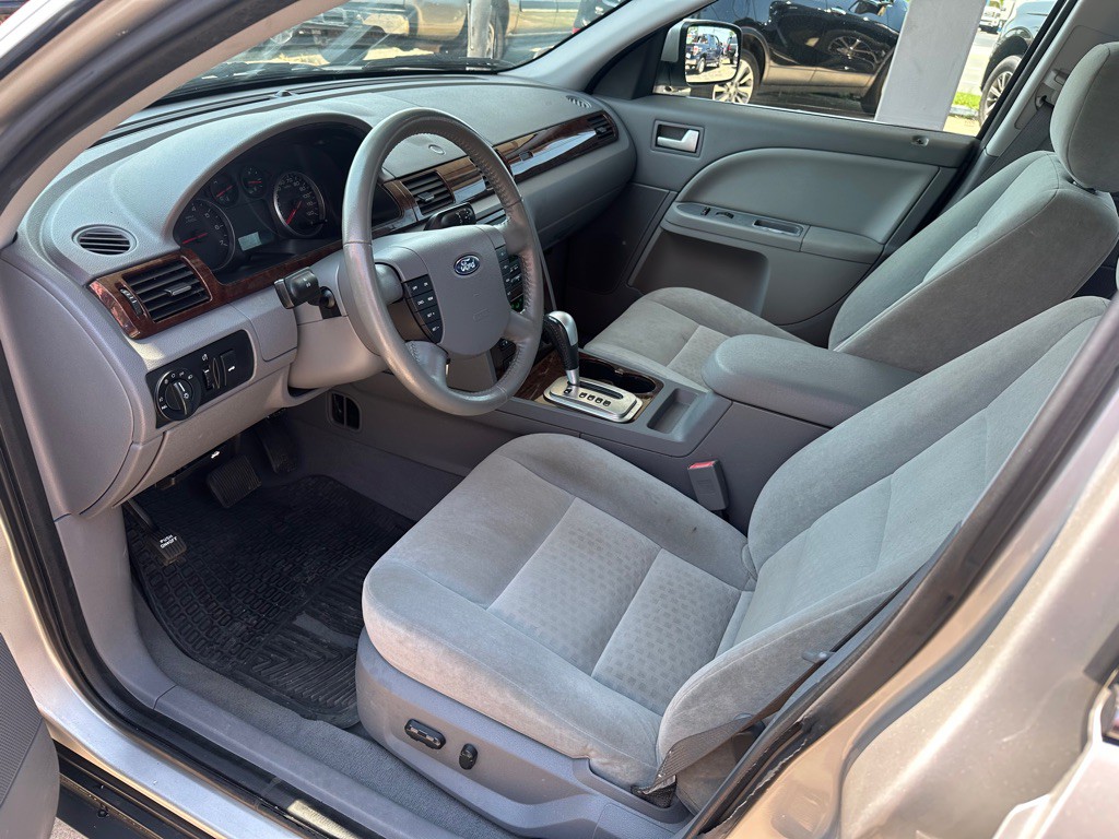 2006 Ford Five Hundred Image 9
