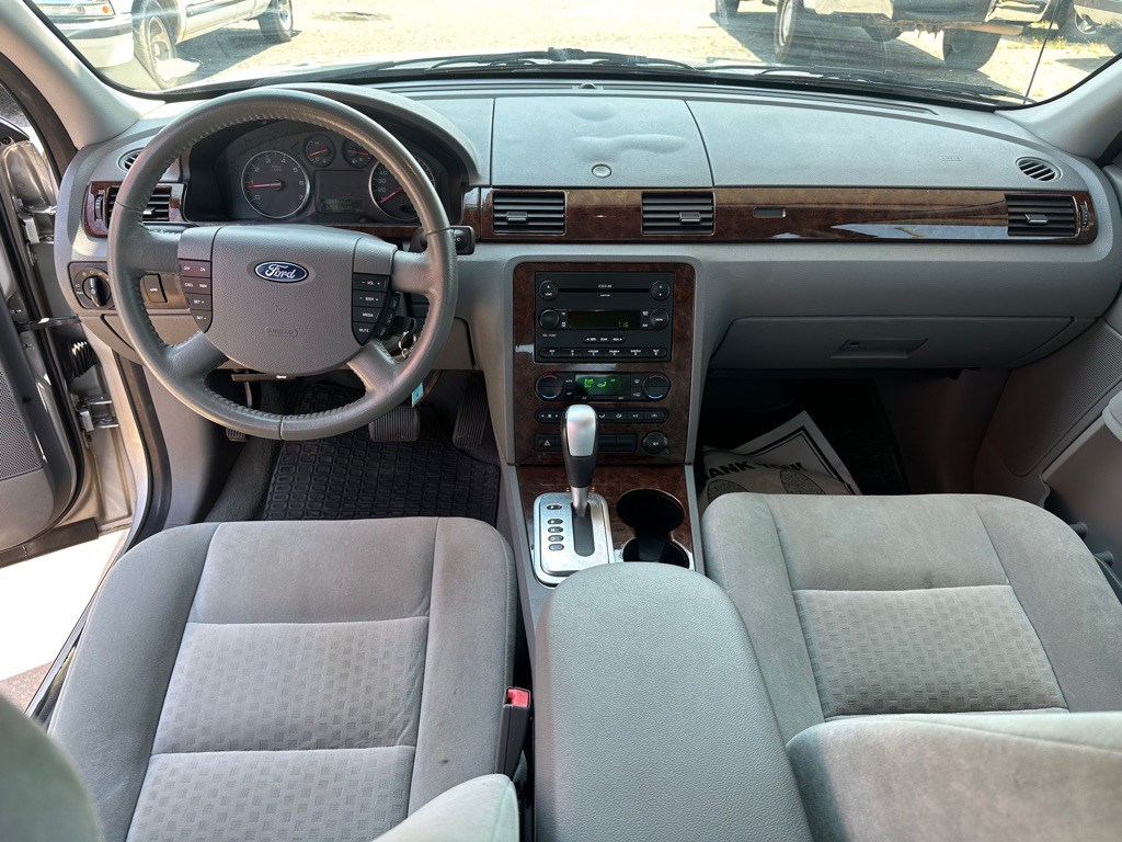 2006 Ford Five Hundred Image 11