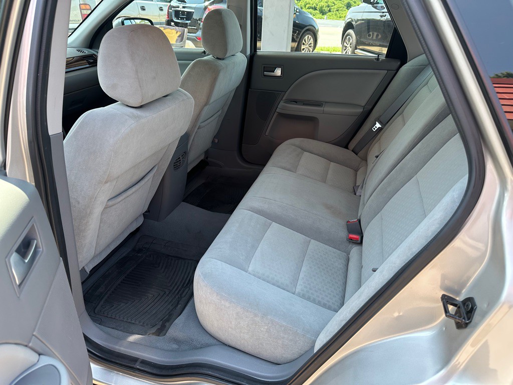 2006 Ford Five Hundred Image 12