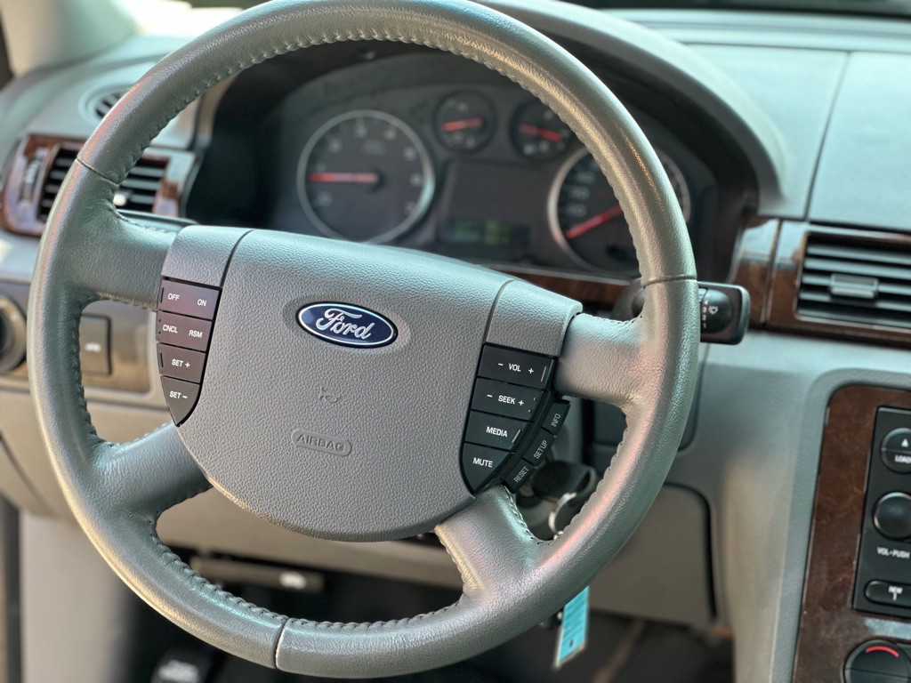 2006 Ford Five Hundred Image 14