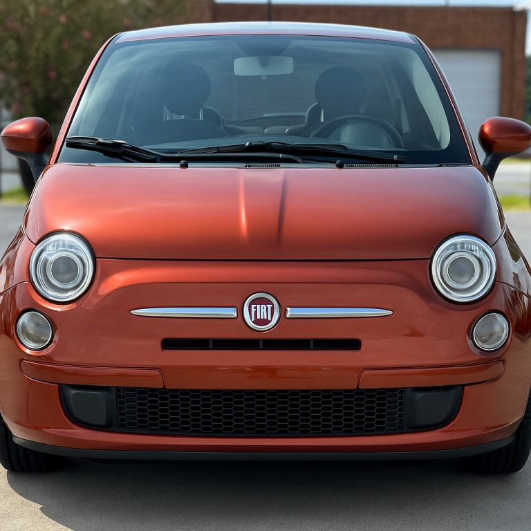 2013 FIAT 500 Image 2