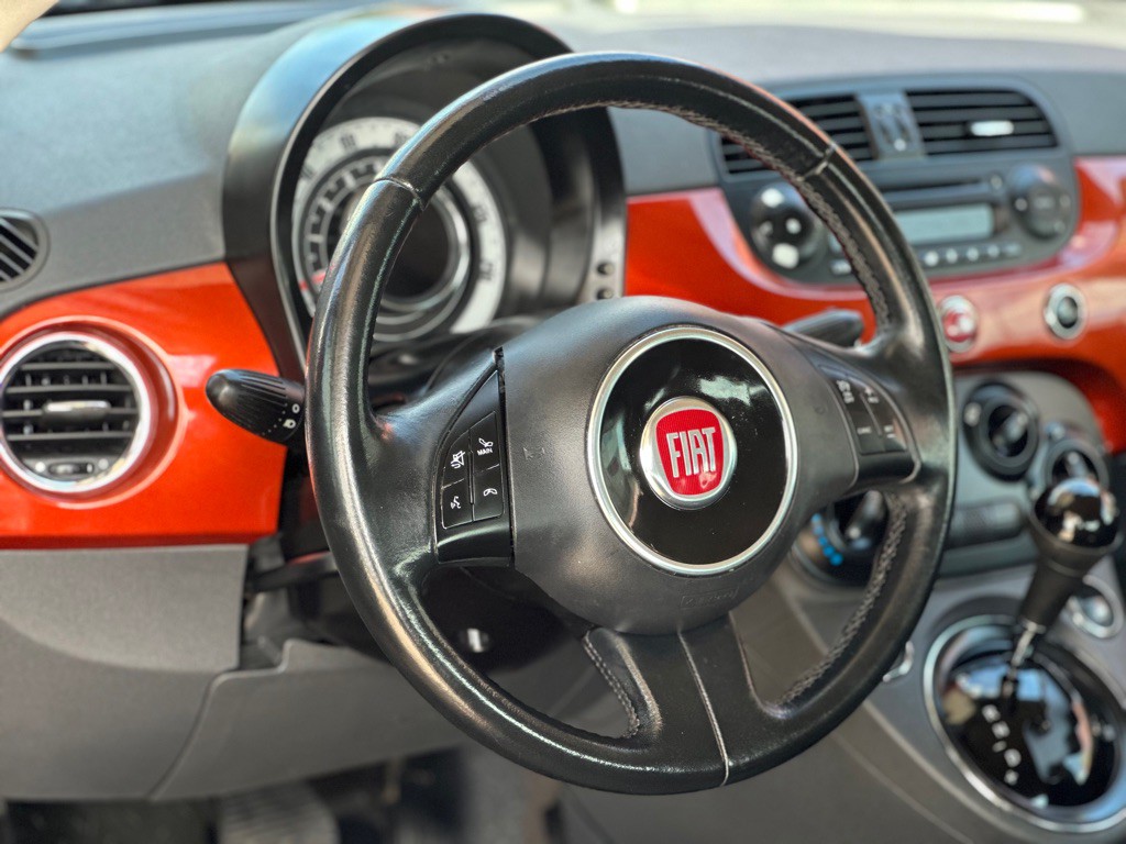 2013 FIAT 500 Image 11