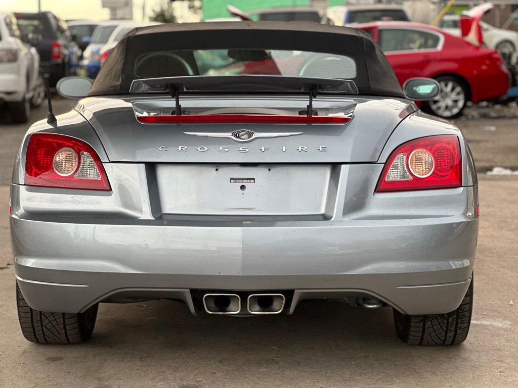 2005 Chrysler Crossfire Image 8