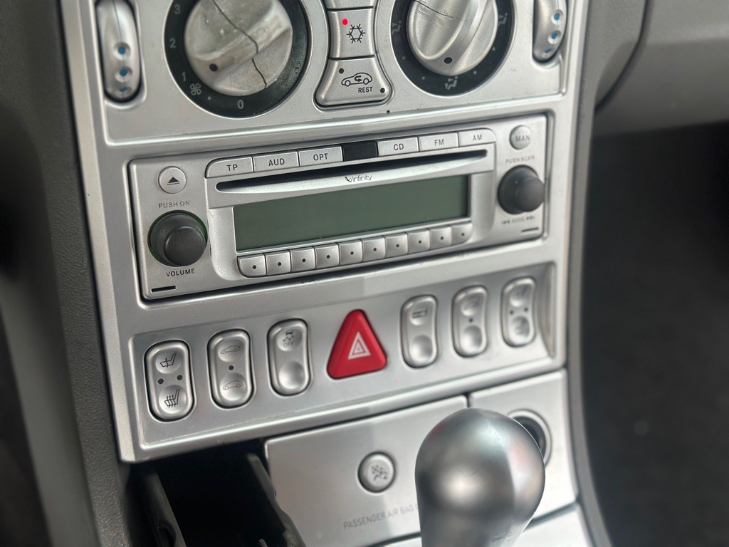 2005 Chrysler Crossfire Image 19