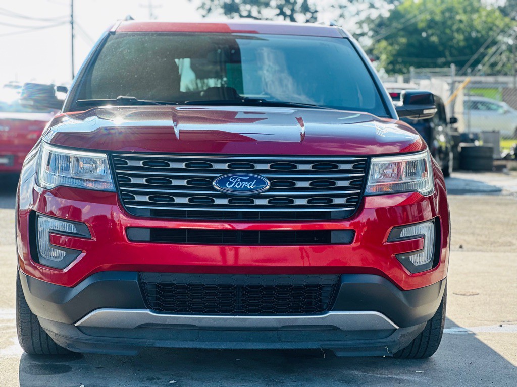 2017 Ford Explorer Image 2