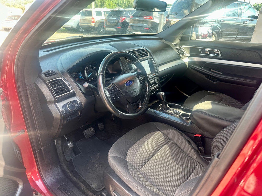 2017 Ford Explorer Image 10