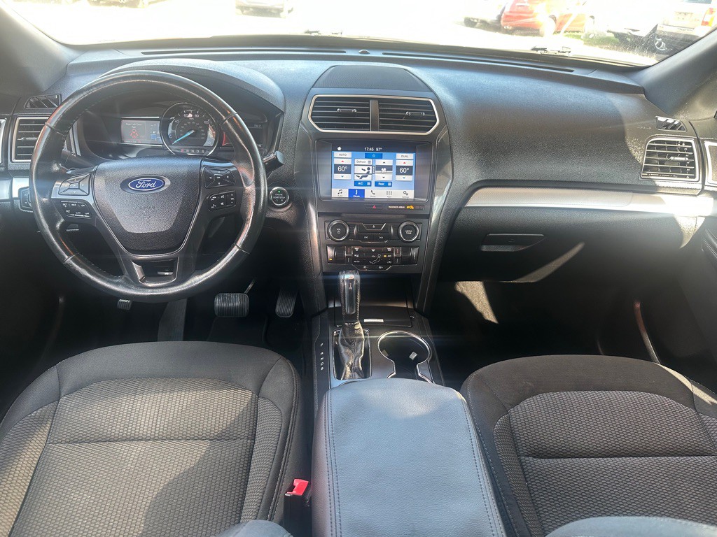 2017 Ford Explorer Image 13