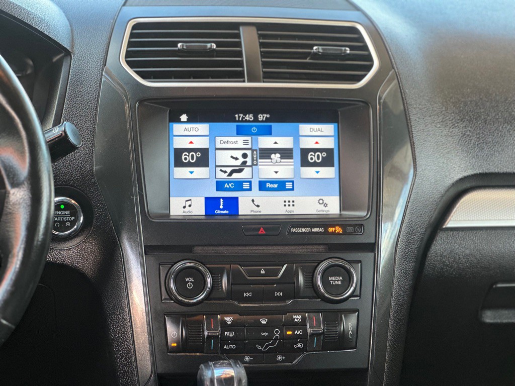 2017 Ford Explorer Image 16
