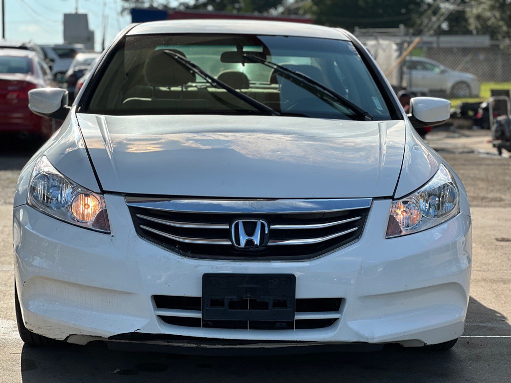 2012 Honda Accord Image 2