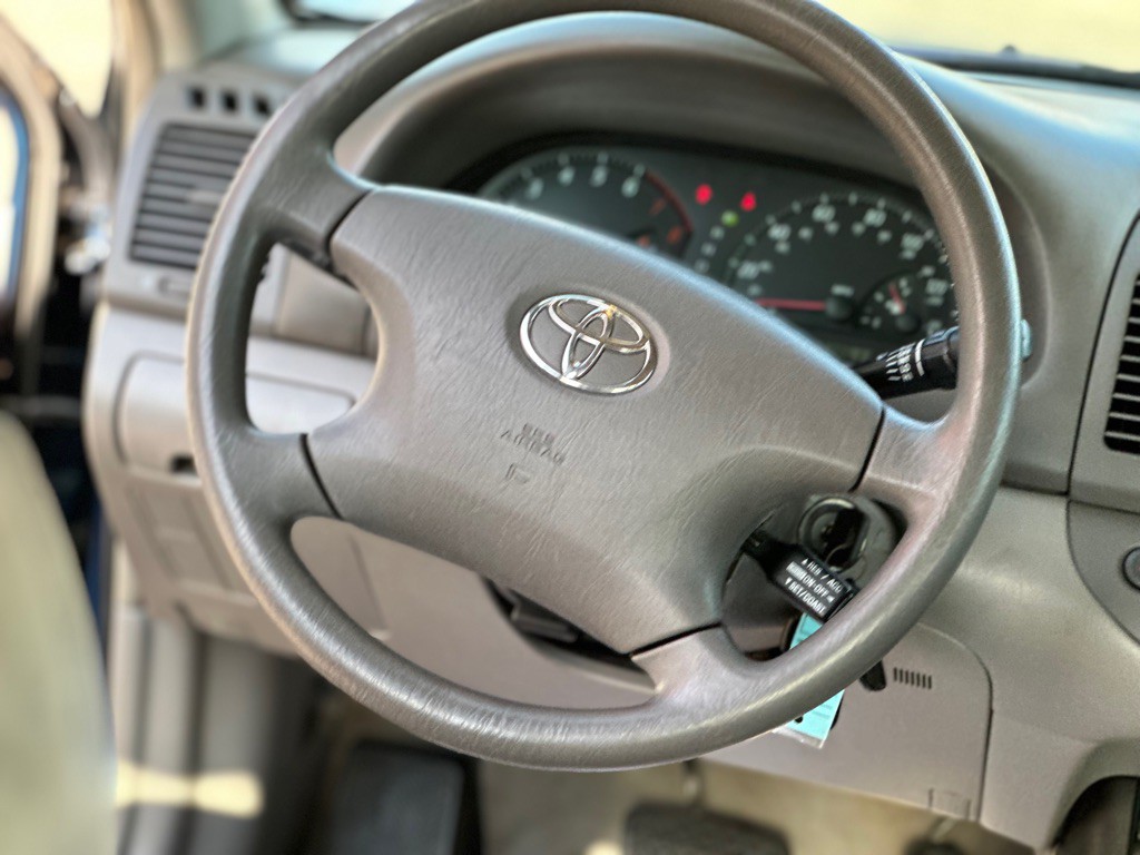 2002 Toyota Camry Image 11