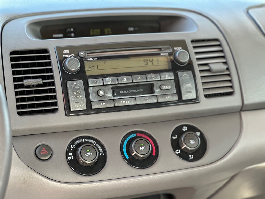 2002 Toyota Camry Image 13