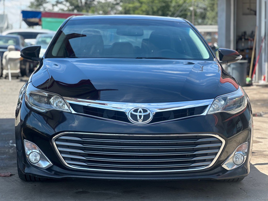 2015 Toyota Avalon Image 2
