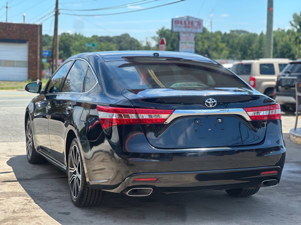 2015 Toyota Avalon Image 9