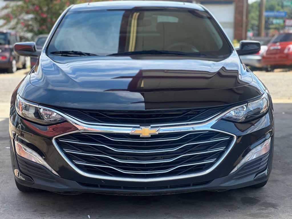 2019 Chevrolet Malibu Image 2