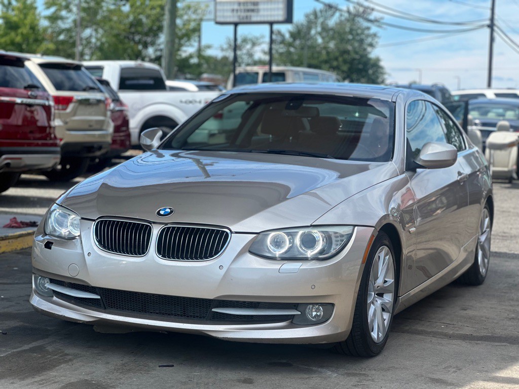 2012 BMW 3 Series Image 3
