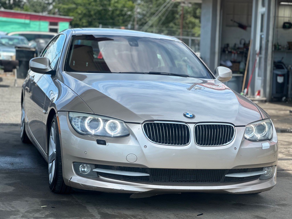 2012 BMW 3 Series Image 6