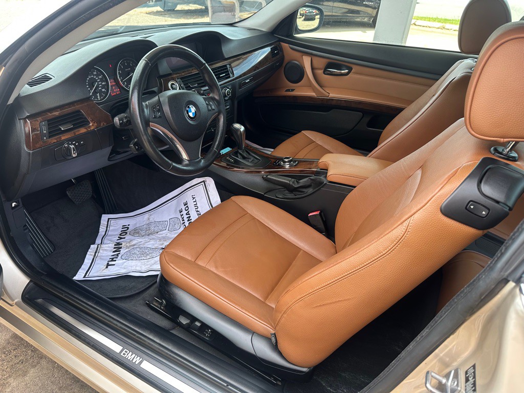 2012 BMW 3 Series Image 10