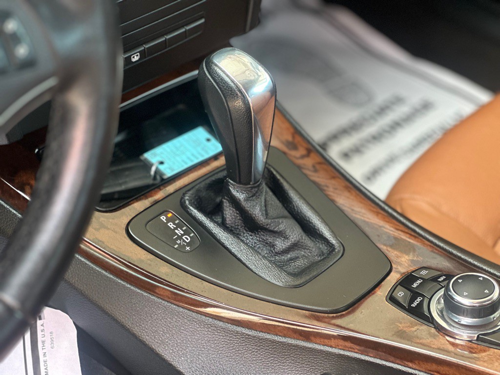 2012 BMW 3 Series Image 12